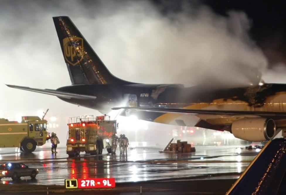 Pożar samolotu wywołany przez ładunek przewożonych baterii