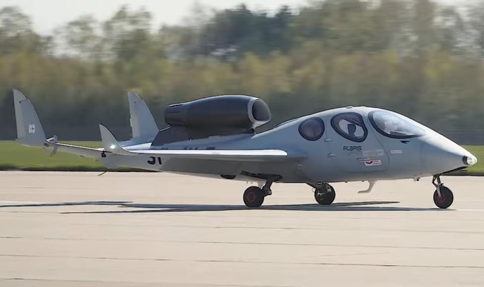 Pierwszy lot Flaris LAR 1, fot. Youtube