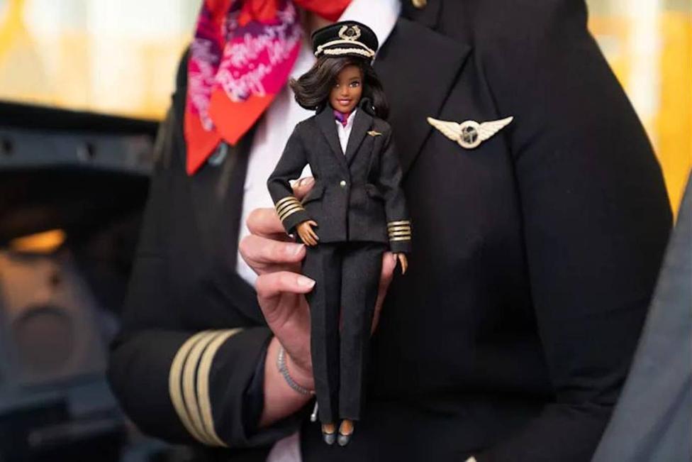 Lalka Barbie - pilot, fot. standard-co-uk.cdn