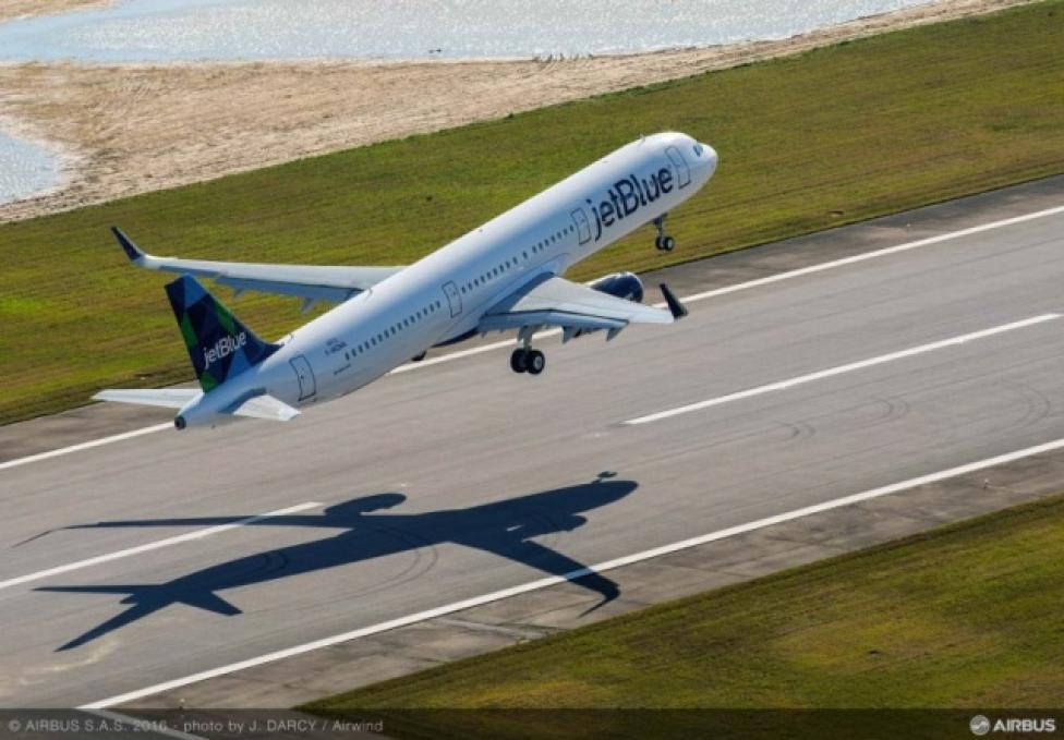 Pierwszy samolot firmy Airbus złożony w Mobile startuje do dziewiczego lotu (fot. Airbus)