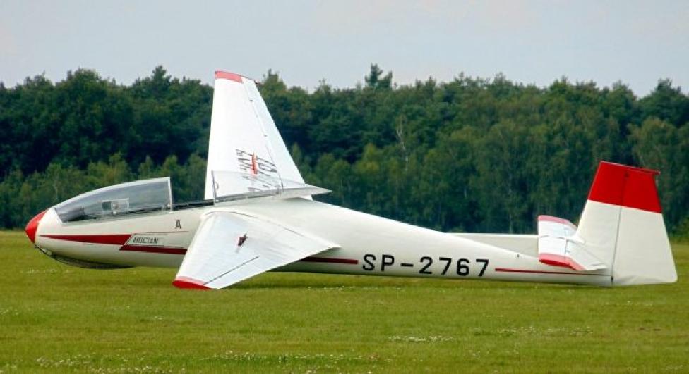 Szybowiec "Bocian" Aeroklubu Ostrowskiego (fot. michalkow.pl)
