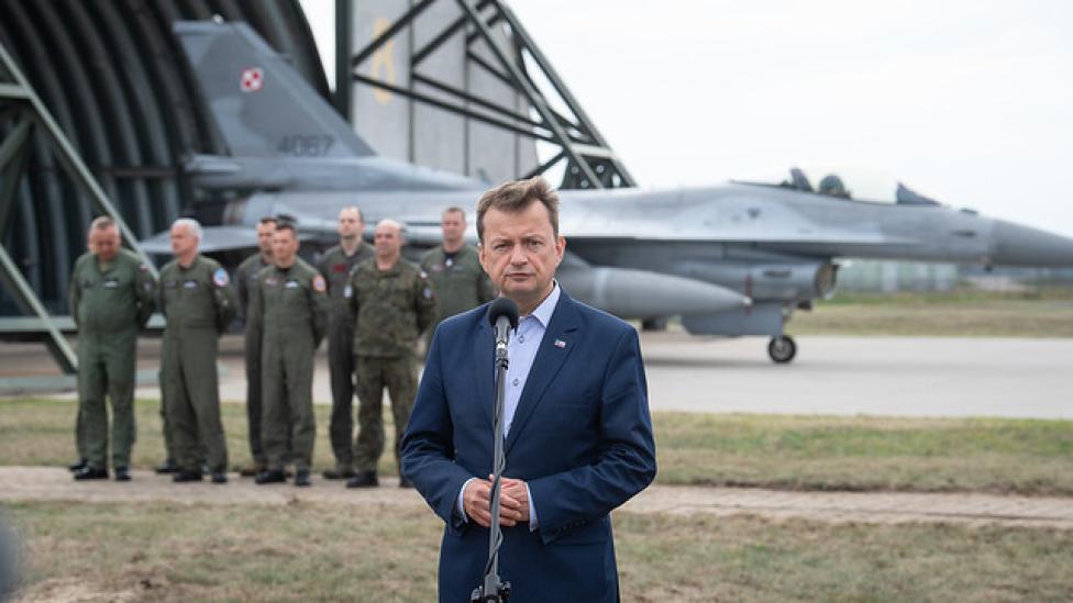 F-16 wracają do zmodernizowanej bazy w Łasku (fot. MON)