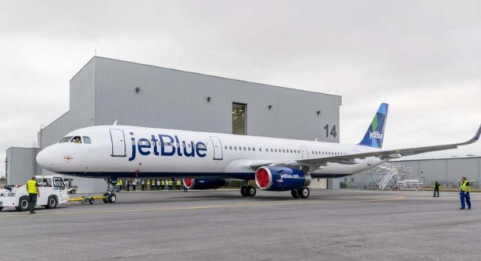 Ukończony A321 w barwach JetBlue opuścił lakiernię (fot. Airbus)