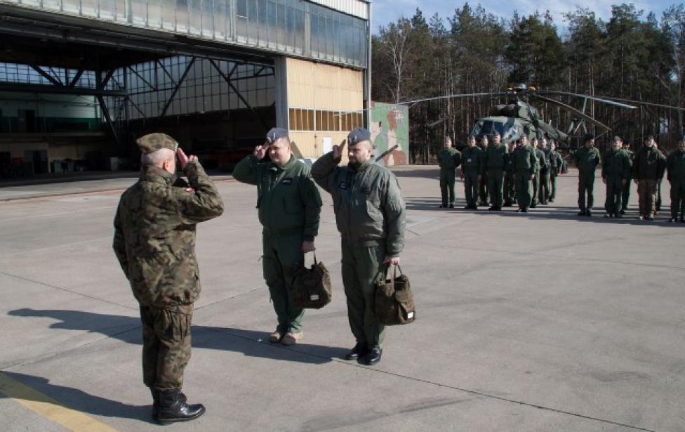 Lot pożegnalny pilotów kapitana Marcina Gancarza oraz porucznika Tomasza Metery (fot. szer. Jakub Stypczyński)