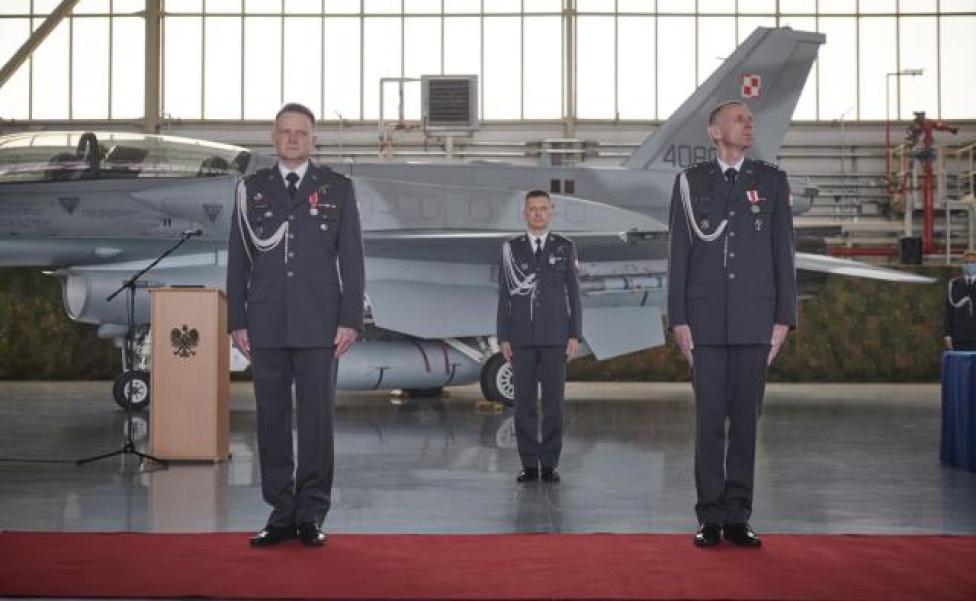 Od lewej: płk pil. Norbert Chojnacki, gen. bryg. pil. Ireneusz Nowak, płk Radosław Śniegóła (fot. Piotr Łysakowski)
