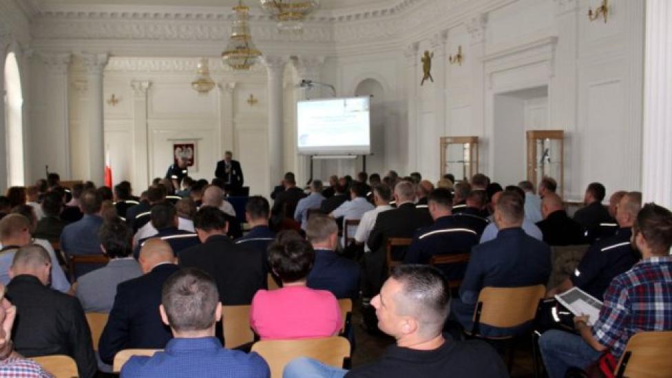 Szkolenie PAŻP dot. ograniczeń w ruchu lotniczym na czas „Szczytu NATO” (fot. policja.waw.pl)