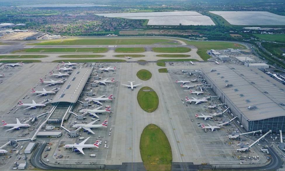 Lotnisko London Heathrow - widok z powietrza, for. Daily Mail