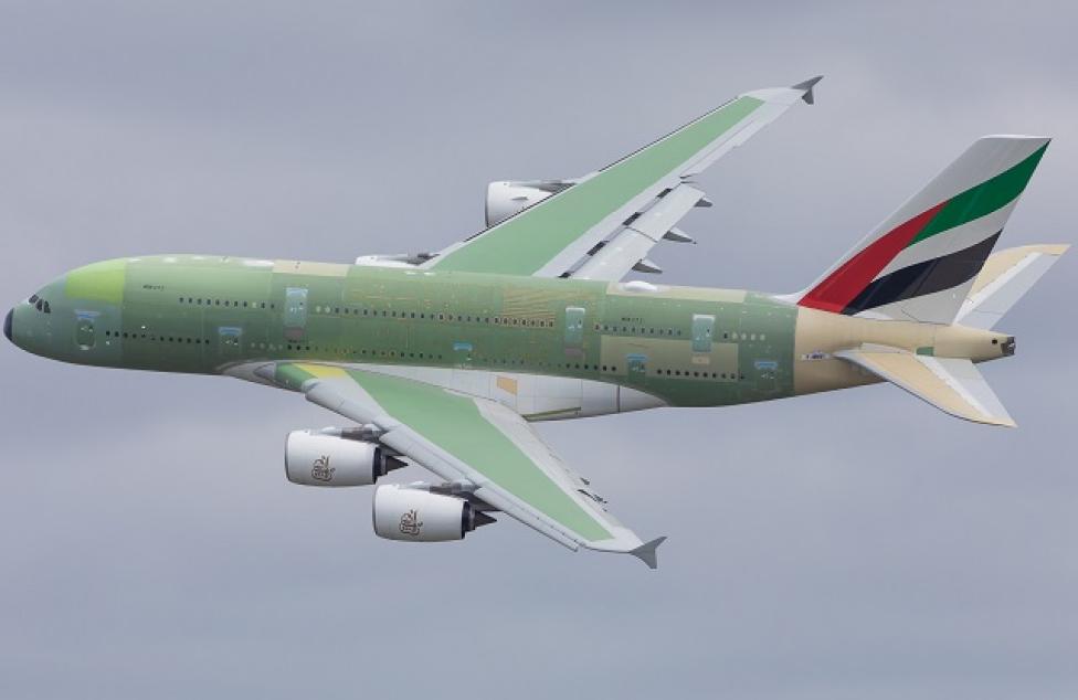A380 pożegnalny lot ostatniego zbudowanego egzemplarza, fot. twitter