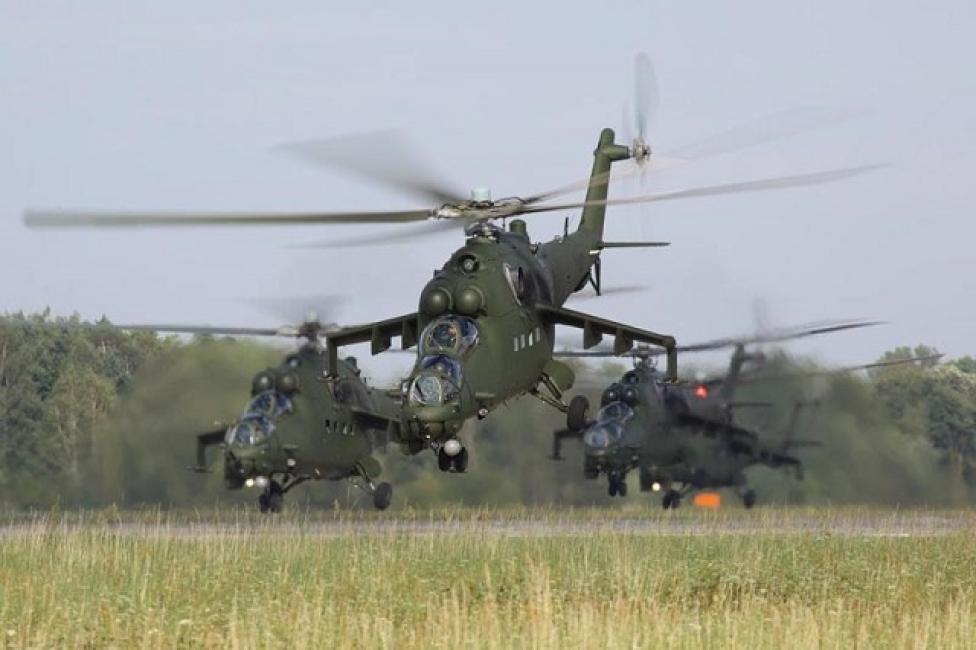 Śmigłowce Mi-24 należące do 1 BLWL, fot. polska-zbrojna