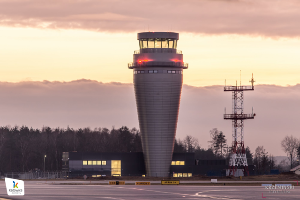 Nowa wieża kontroli lotów w Pyrzowicach (fot. Krzemiński Photography)