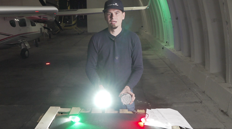 Śledź z nami proces montażu samolotu BushCat – część 4 - oświetlenie