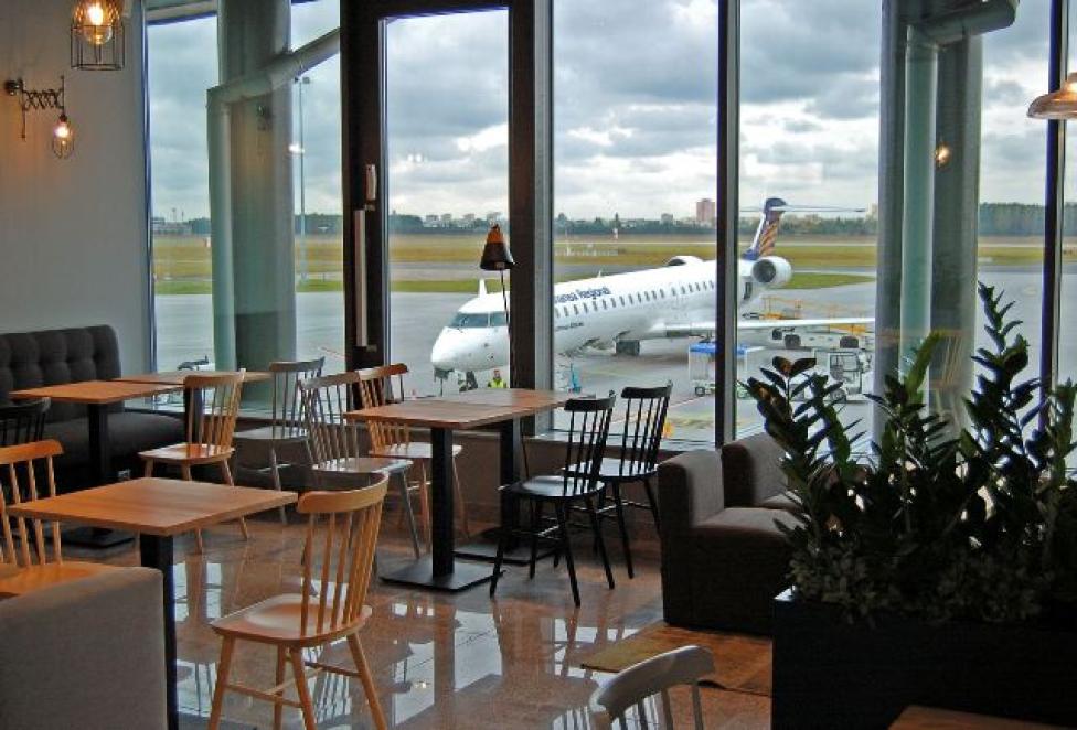 Nowa restauracja z widokiem na płytę lotniska w Bydgoszczy (fot. Port Lotniczy Bydgoszcz)