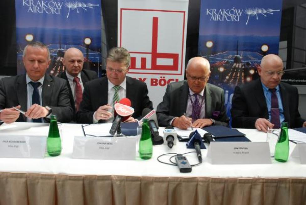 Podpisanie kontraktu na rozbudowę w części airside krakowskiego lotniska