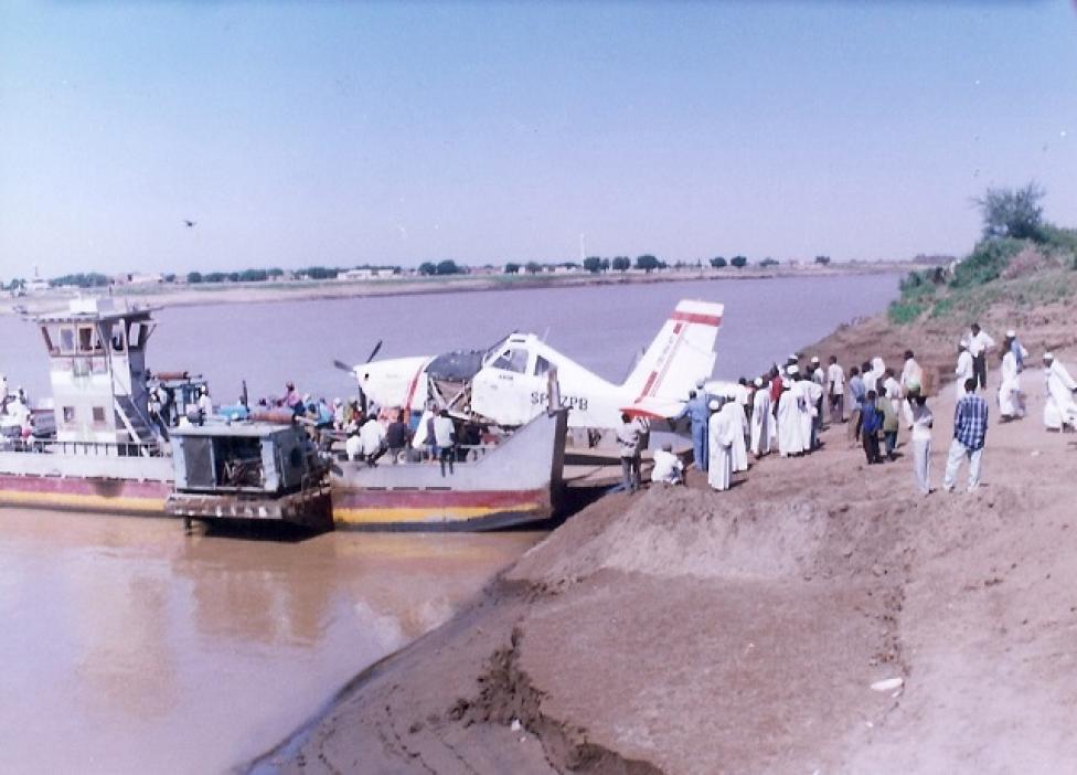 Kruk turbo na promie po lądowaniu po drugiej stronie Nilu, fot. źródło: Lesław Karst