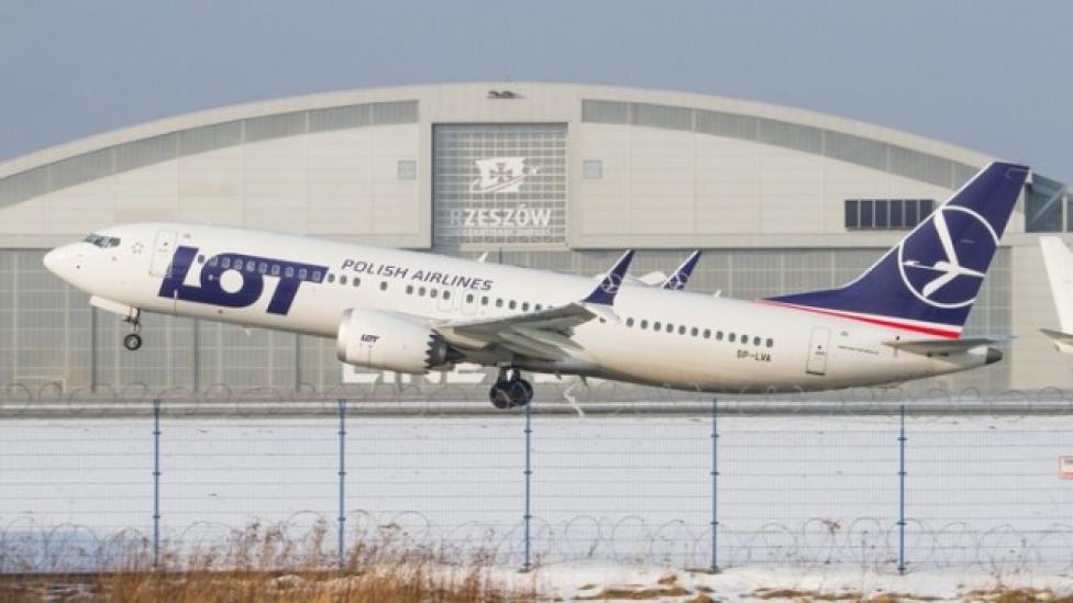 Port Lotniczy RZeszów – Boeing 737-8 MAX należący do PLL LOT (fot. rzeszowairport.pl)