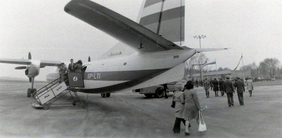 Samolot LOT na lotnisku w Słupsku, fot. gp24.pl