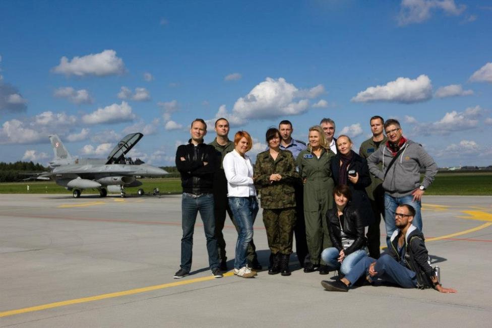 Projekt z udziałem Grażyny Szapołowskiej i pilotów F-16 w 31 BLT dla "Imperium Kobiet"/fot. Jagienka i Robert Stefanowicz SARA S