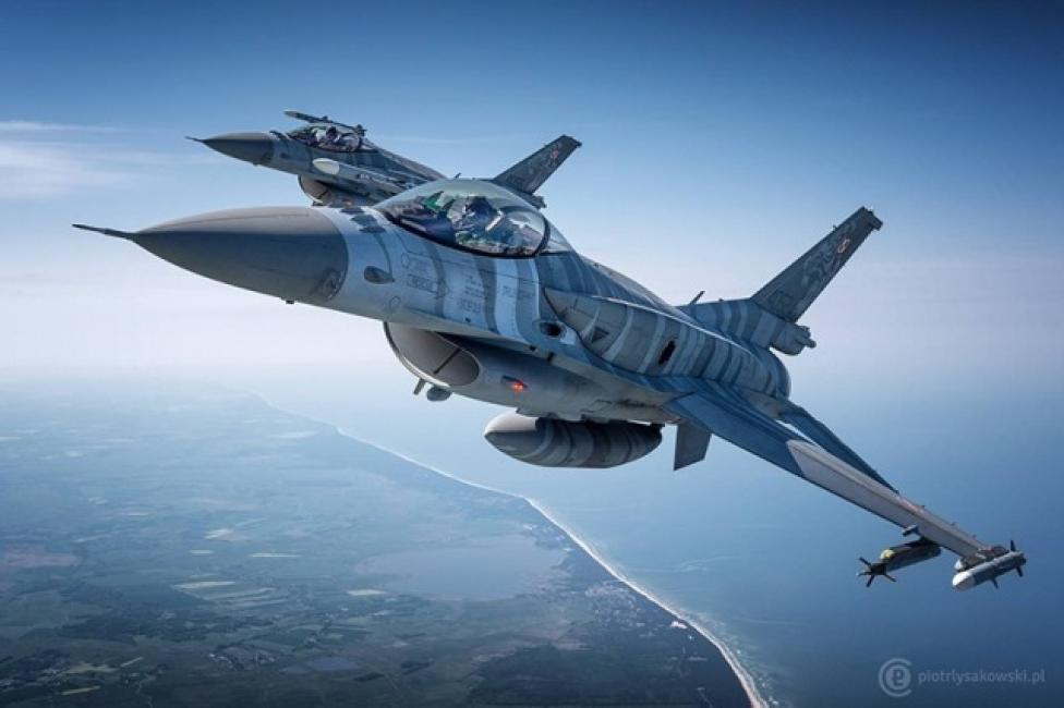 Samoloty F-16 (fot. Piotr Łysakowski)