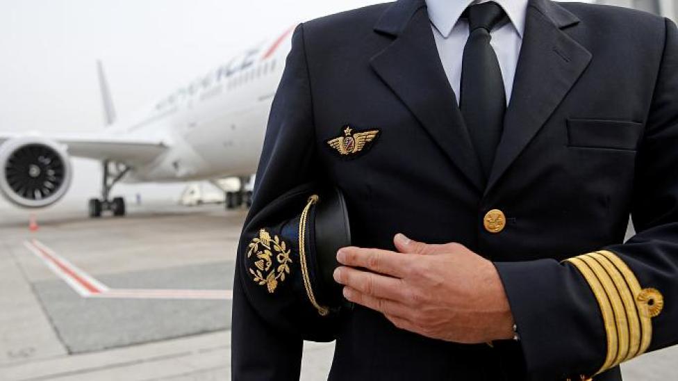 Członek załogi należący do linii Air France