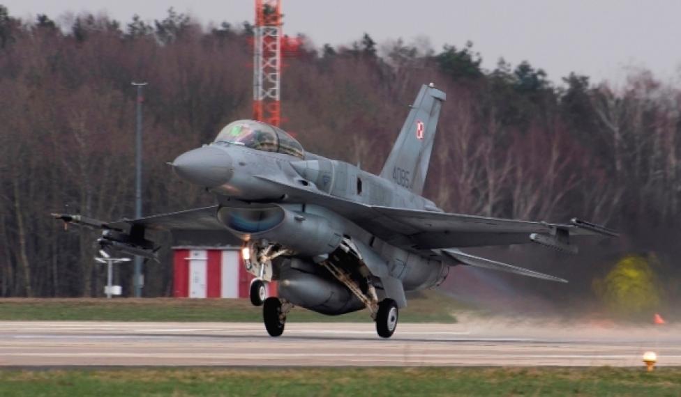 F-16 z 32. Bazy Lotnictwa Taktycznego w Łasku (fot. 32blot.wp.mil.pl)