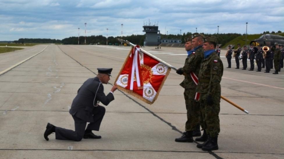 Nowy dowódca 21 Bazy Lotnictwa Taktycznego (fot. dgrsz.mon.gov.pl)