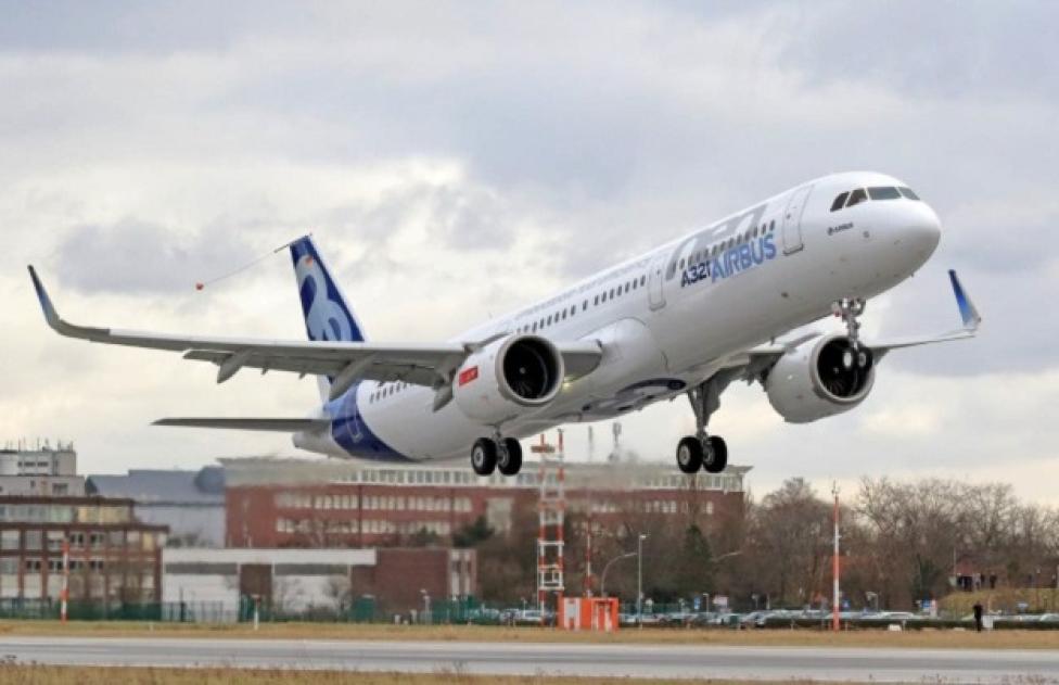 A321neo po raz pierwszy wzbił się w niebo (fot. Airbus)