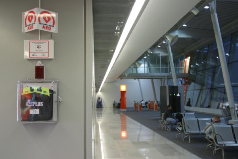 Automatyczny defibrylator na Lotnisku Chopina