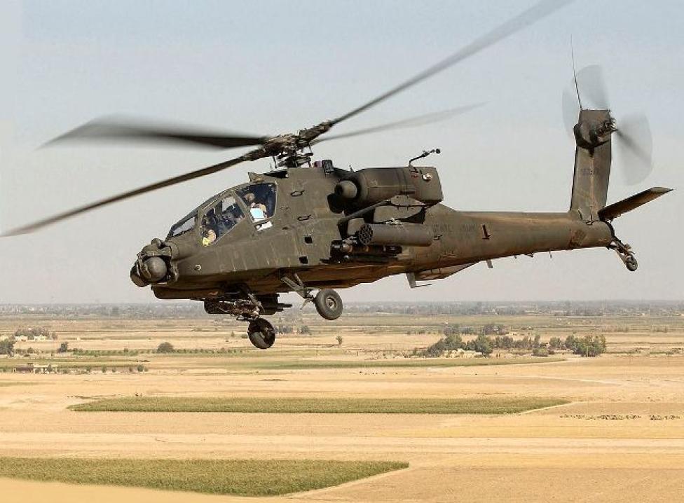 AH-64 Apache (fot. Tech. Sgt. Andy Dunaway, U.S. Army/Domena publiczna/Wikimedia Commons)