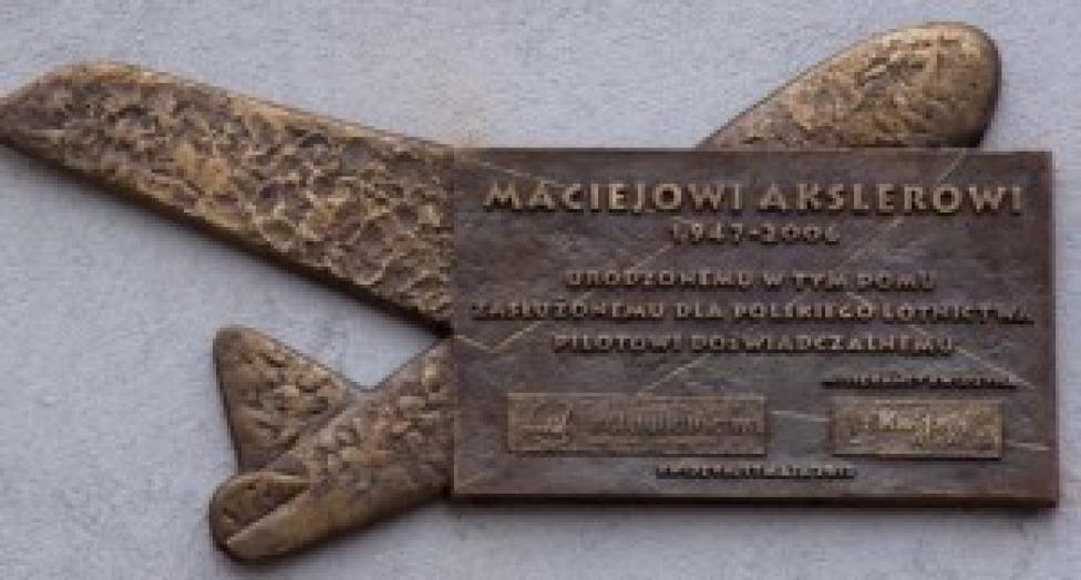 Tablica poświęcona pamięci Macieja Akslera/ fot. Instytut Lotnictwa