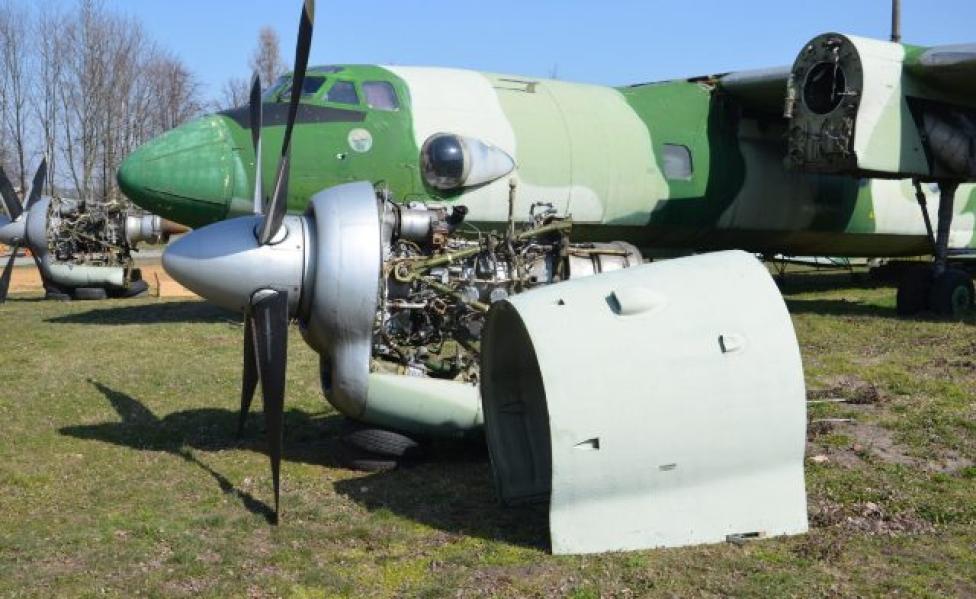 An-26 w trakcie montażu (fot. muzeumsp.pl)
