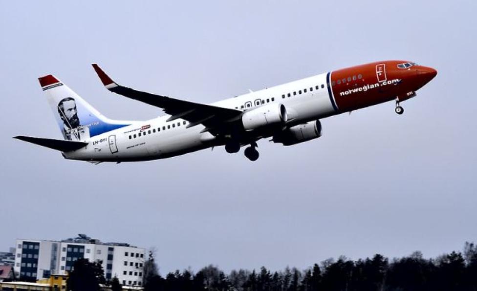 Boeing 737-8JP (Aasmund O. Vinje livery) Norweskich Linii Lotniczych NAS (fot. pl.wikipedia.org)