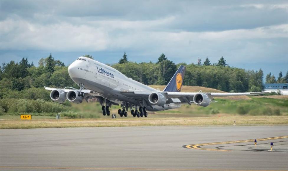 Boeing 747-8 należący do Lufthansy - start (fot. boeing.com)