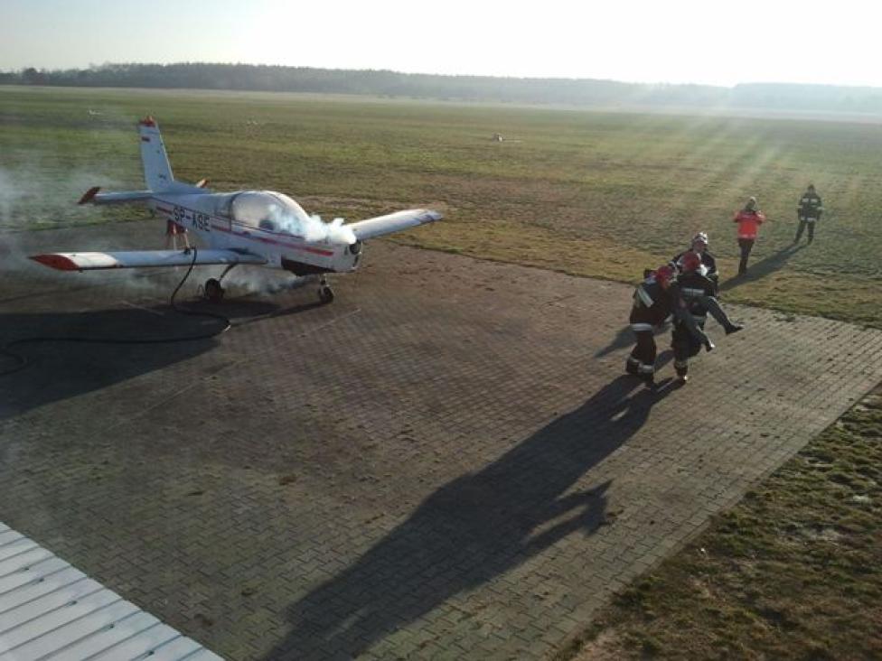Ćwiczenia na lotnisku Aeroklubu Poznańskiego