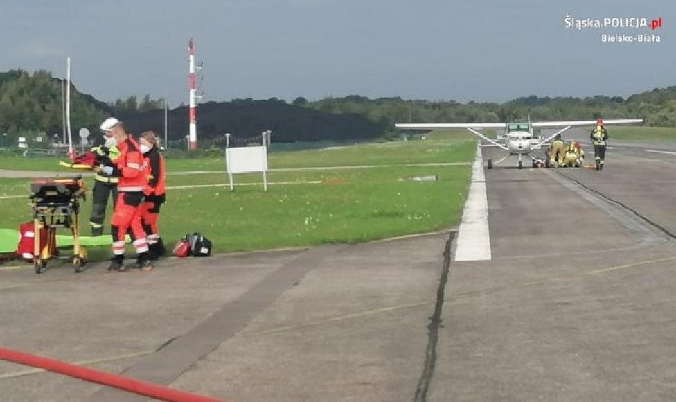 Ćwiczenia służb reagowania na wypadek lotniczy na lotnisku w Kaniowie (fot. KWP w Katowicach)