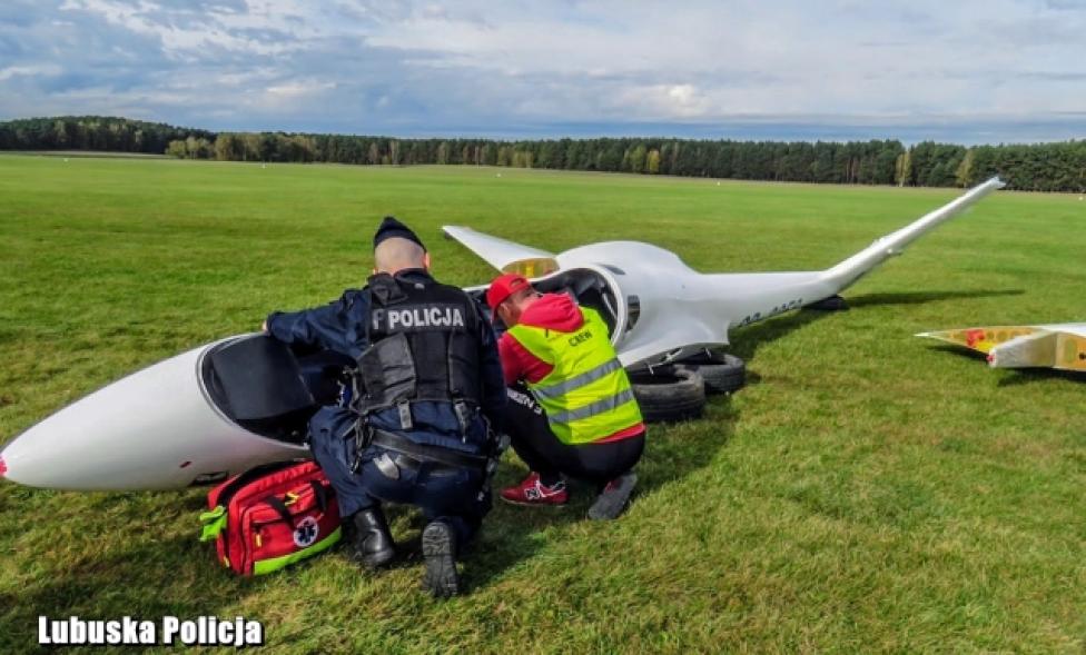 Ćwiczenia w sytuacji zagrożenia przeprowadzone na lotnisku Zielona Góra-Przylep (fot. KMP w Zielonej Górze)