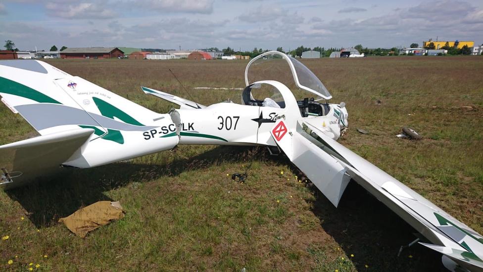 Wypadek ultralekkiego samolotu pod Poznaniem, fot. policja