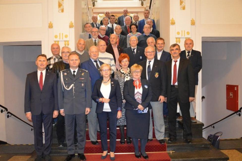 Uczestnicy Międzynarodowej Konferencji Naukowej „Ludzie lotnictwa i miejsca pamięci” (fot. muzeumsp.pl)