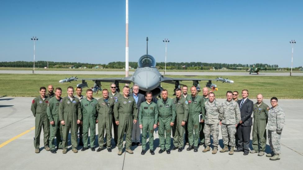 Dowódca Sił Powietrznych USA w Europie z wizytą w Polsce (fot. Piotr Łysakowski)