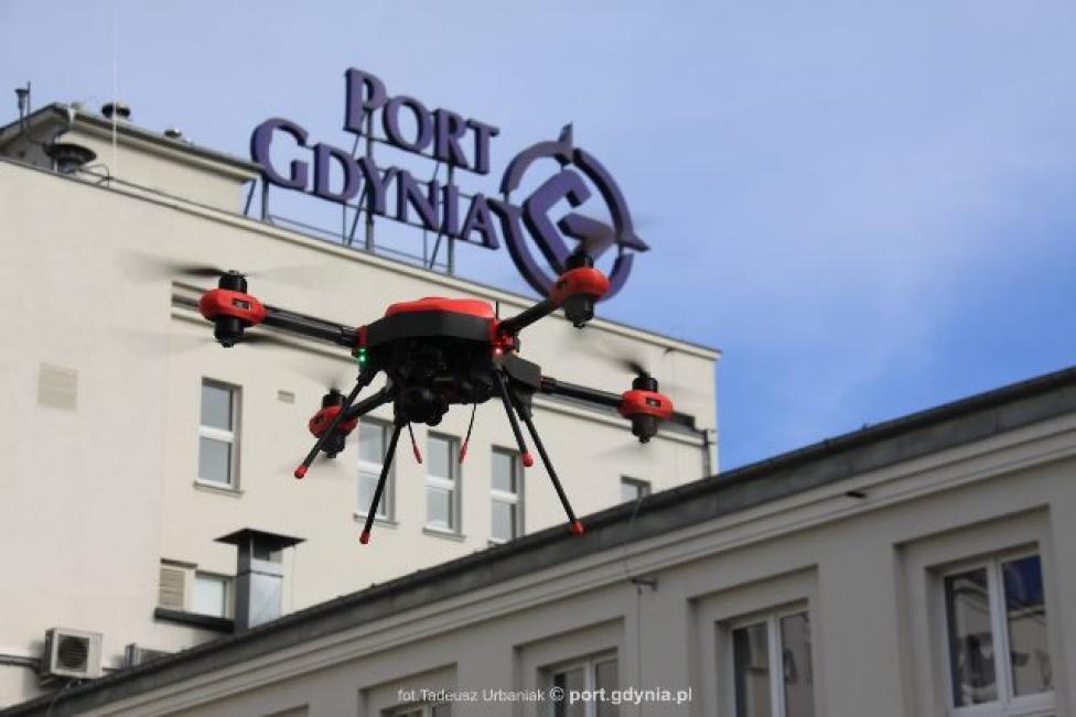 Dron firmy Pelixar w Porcie Gdynia (fot. Tadeusz Urbaniak/port.gdynia.pl)