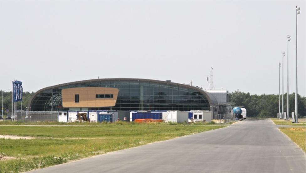 Lotnisko Modlin EPMO Terminal Pasażerski w przeddzień oficjalnego otwarcia