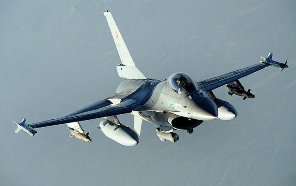 F-16 belgijskich sił powietrznych (fot. U.S. Air Force, Staff Sgt. Aaron Allmon/Released/Domena publiczna/Wikimedia Commons)