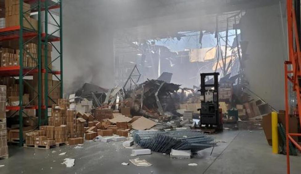F-16 uderzył w komercyjny budynek magazynowy (fot. cnn.com)