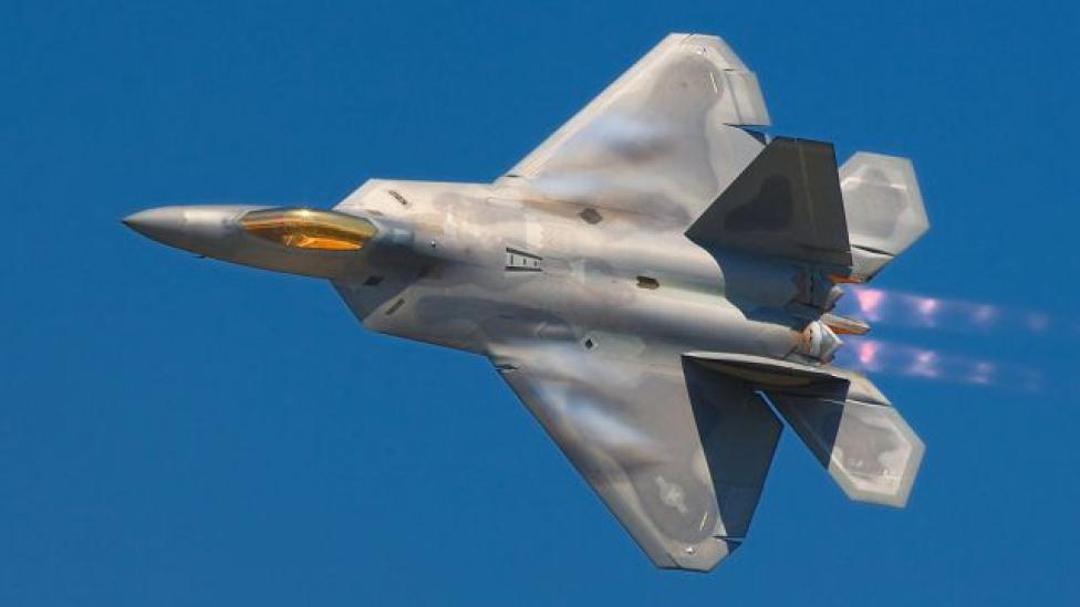 F-22 Raptor (fot. Rob Shenk from Great Falls, VA, USA/CC BY-SA 2.0/Wikimedia Commons)
