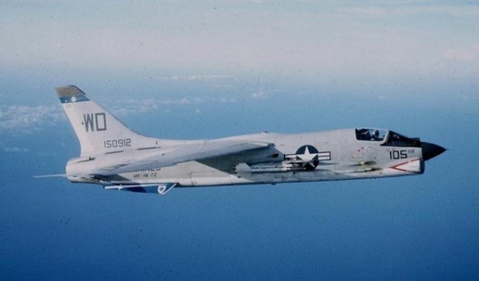 F-8 Crusader (fot. Jimmy Labianco/domena publiczna/Wikimedia Commons)