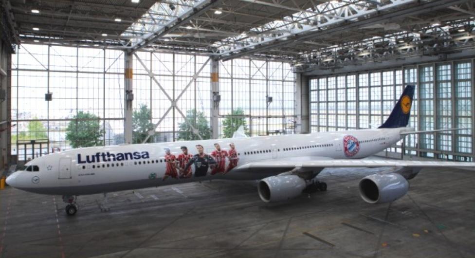 Wizerunek Roberta Lewandowskiego na samolocie Lufthansy (fot. Lufthansa Group)