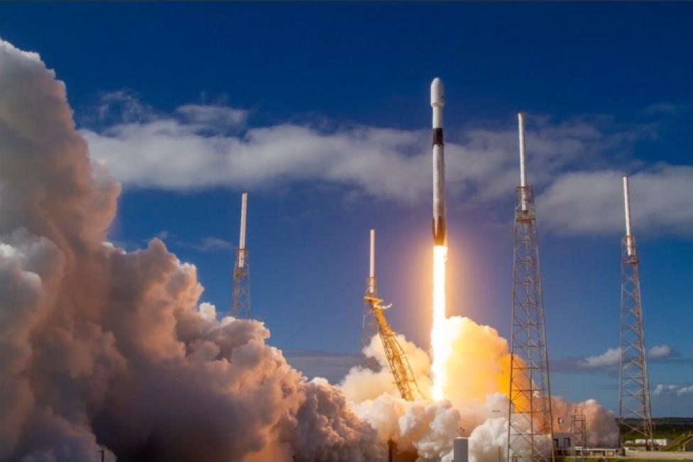 Falcon 9 dostarcza 60 satelitów Starlink na orbitę (fot. SpaceX/Twitter)