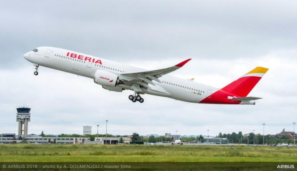 A350-900 należący do linii Iberia (fot. A.Doumenjou/Airbus)