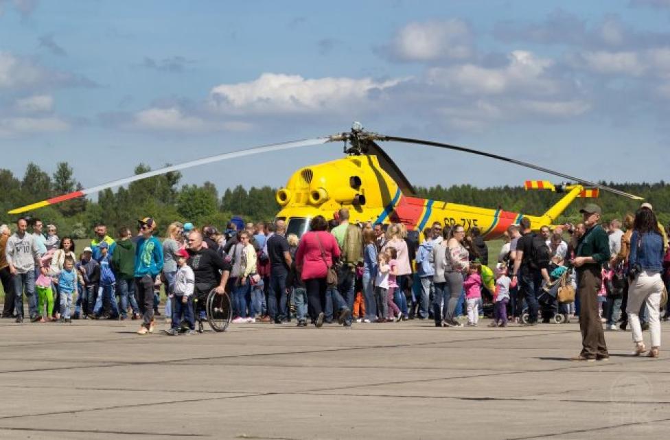 Impreza lotnicza organizowana przez Aeroklub Koszaliński w Zegrzu Pomorskim (fot. aeroklub.koszalin.pl)