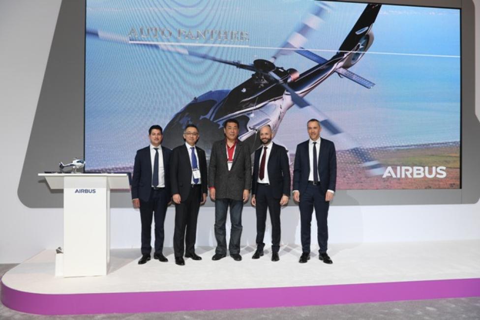 Podpisanie umowy z japońskimi operatorami (fot. Airbus Helicopters)
