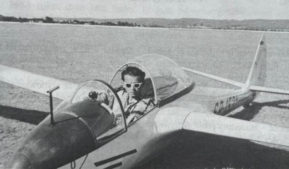 Kazimierz Domrazek w szybowcu (fot. Aeroklub Gdański)